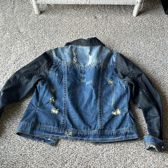 Jean jacket - Picture 6 of 6